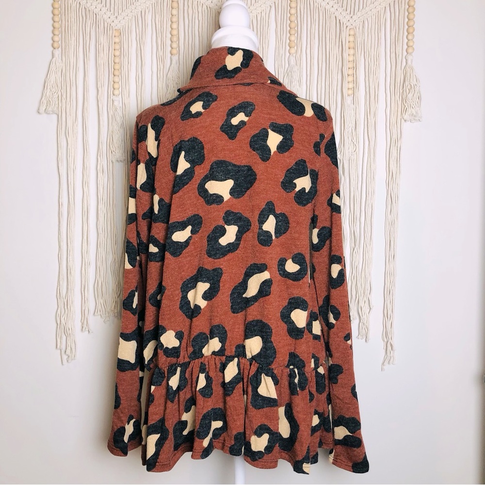 NWT Leopard Print Cowl Neck Top Ruffle Hem - Picture 9 of 10